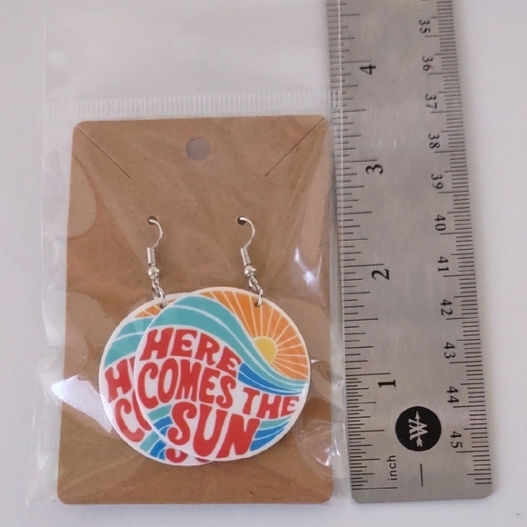 Sunburst Retro Earrings - Picture 2 of 3